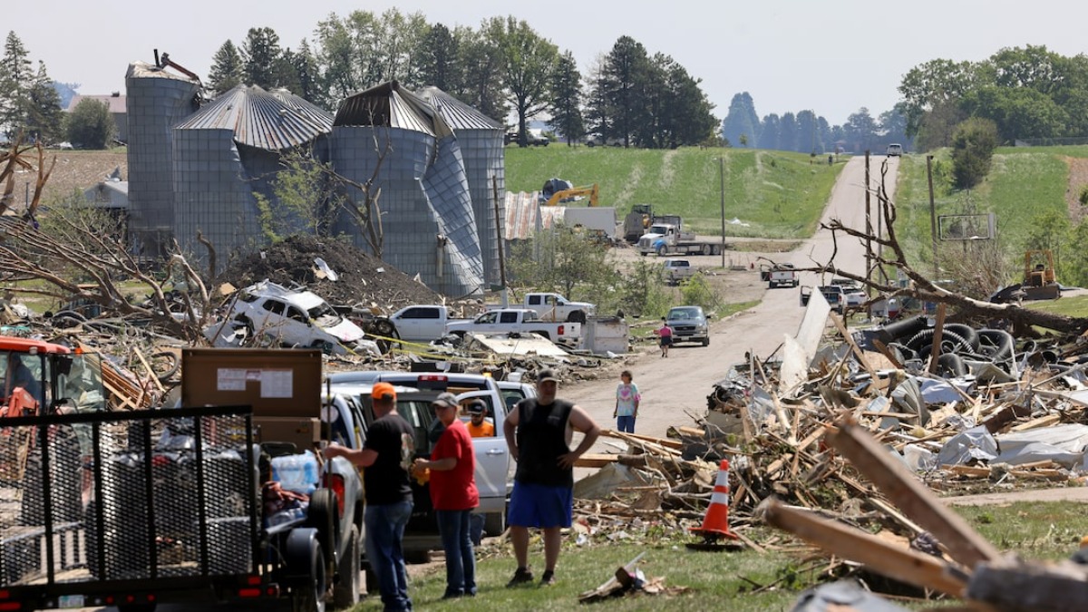 Смертоносный торнадо разрушил дома и постройки фермеров в США